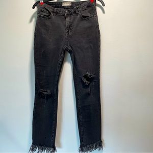 We The Free Distressed Frayed Ankles Black Great Heights Jeans Women’s Size 28